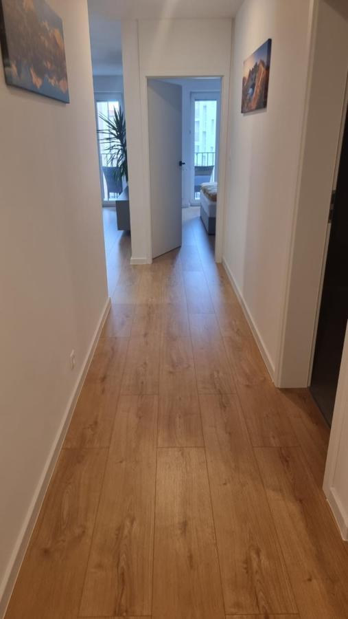 Komfortna Novostavba V Centre Lägenhet Poprad Exteriör bild